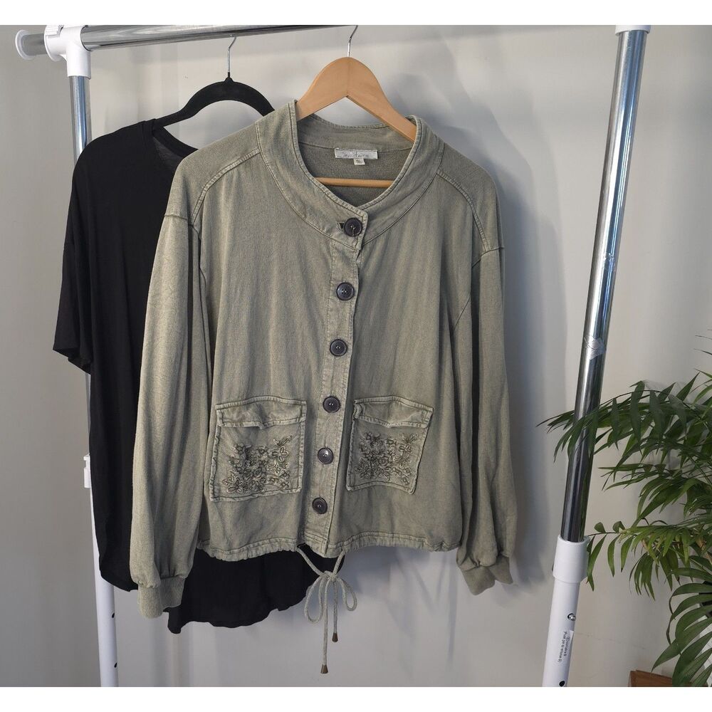 Lot 2 Women Fall Layering: Solitaire Olive Green Floral Jacket XL + Black Tee L